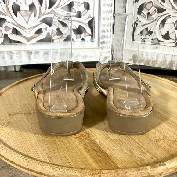 Minnetonka Gold leather Thong Sandal Slip On Women's Size  8 Rope & Silver. - Picture 5 of 9